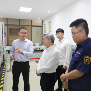 廣西電力協(xié)會副理事長姚強到縱覽集團調(diào)研指導工作